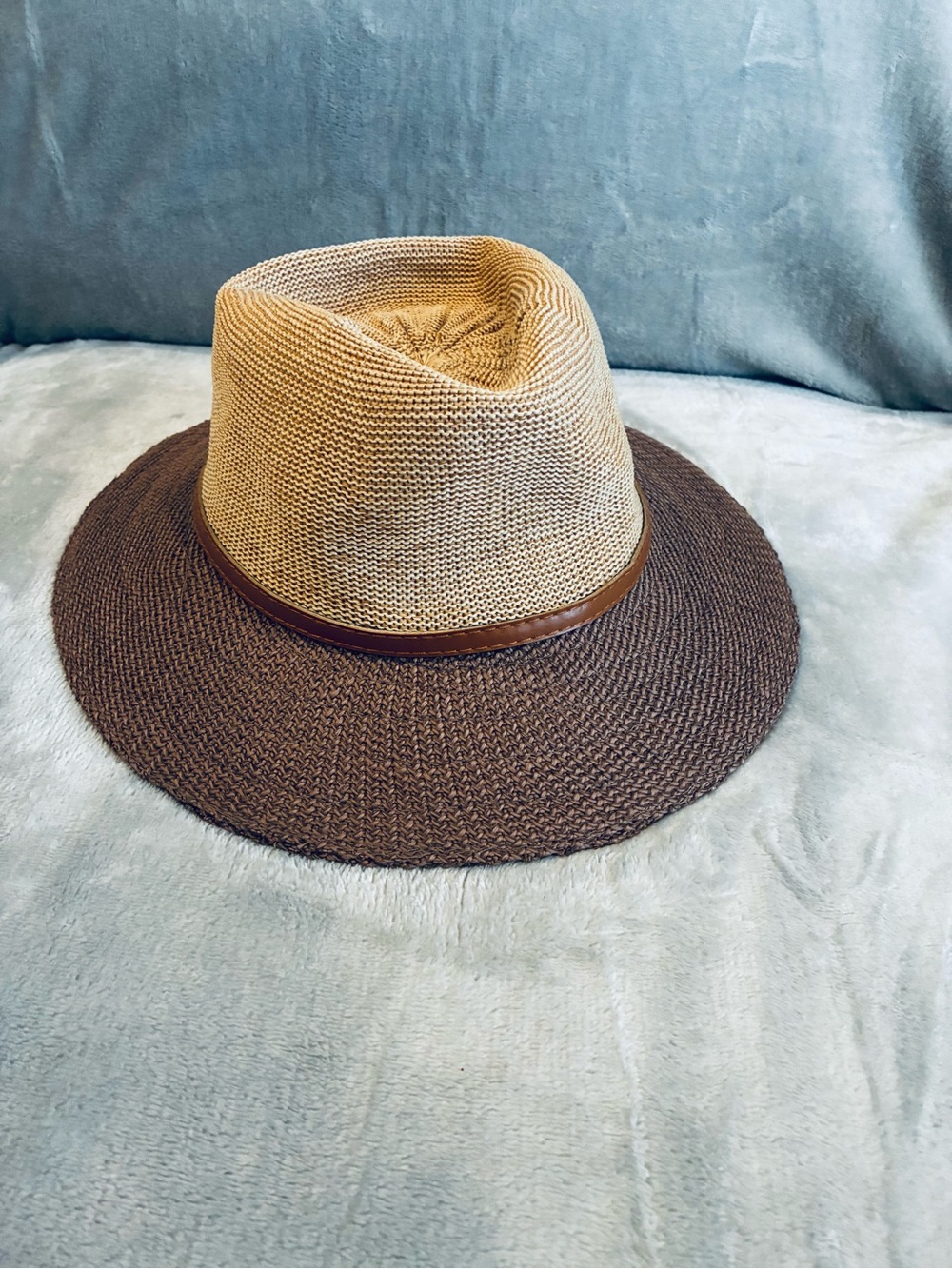 Wallaroo Hat Co MonroeTwo-Tone Women's Straw Fedora Hat Tan Crown & Brown Brim